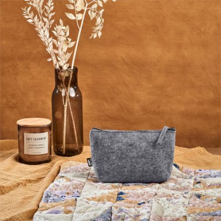 Picture for category Toiletry and Cosmetic Bags